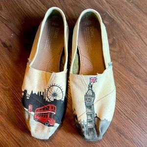 Custom Hand painted TOMS (8.5W)
